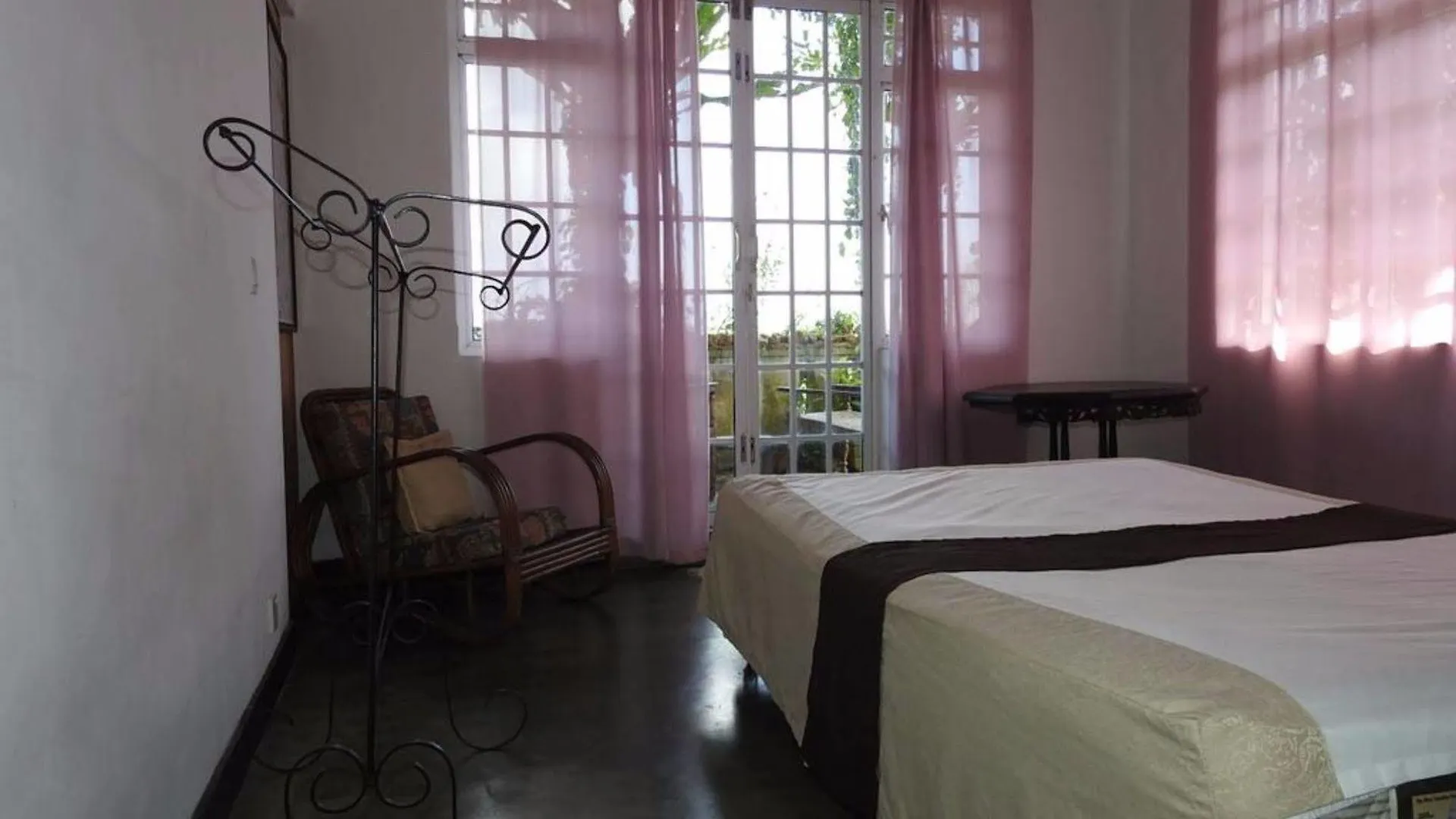 *** Bed and breakfast Eagle Rest Homestay Kandy Sri Lanka